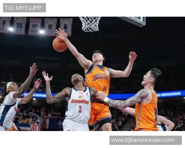 CBA精彩对决广东队力克上海队展现强大实力